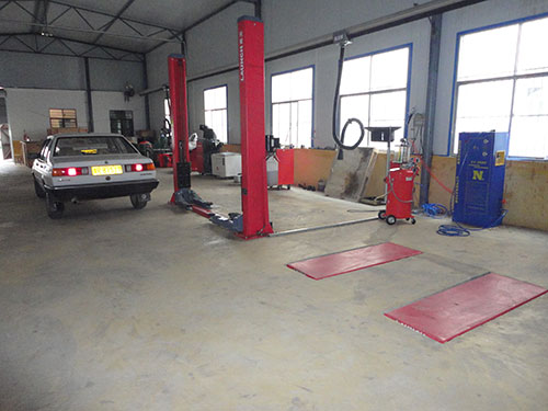 南陽工業(yè)學(xué)校汽車實(shí)習(xí)工廠