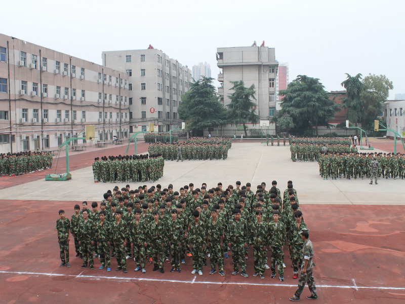 南陽工業學校軍訓隊操