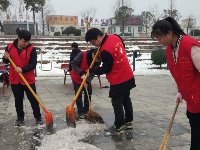 南陽工業學校鏟雪