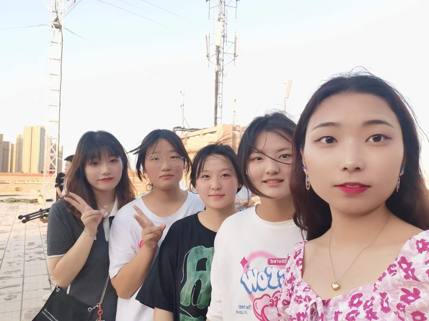 ꖹI(y)WУW